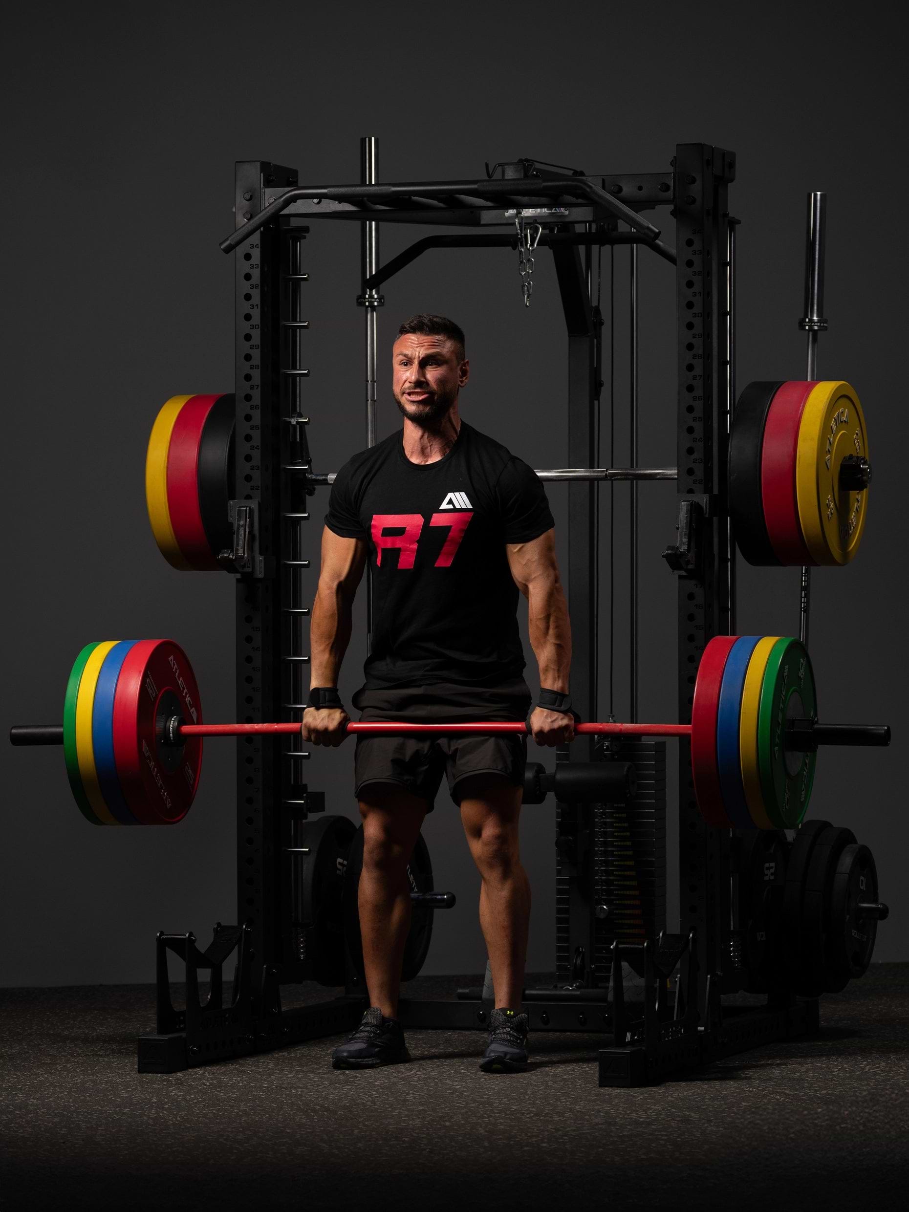 Nemesis R7 Squat Rack von Atletica: Kreuzheben an der Deadlift Station