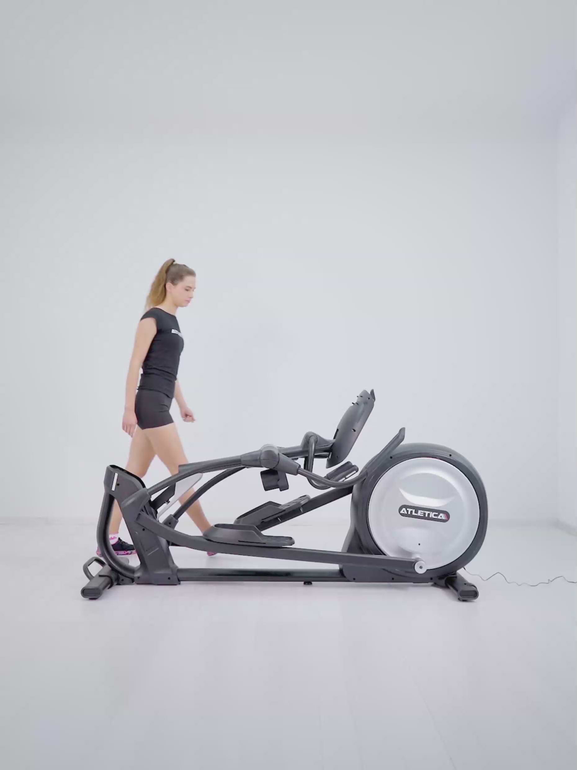 Ellipsentrainer Cardiogerät Eclipse: Neues Heimtrainer Modell 2023 | Fitnessstudio Größe | Klappbar und trotz seiner Größe kompakt verstaubar | Ellipsentrainer mit professionellem Heckantrieb