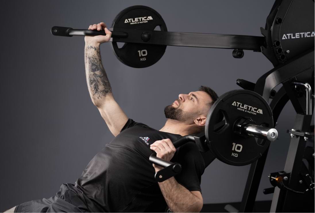 Bankdrücken am Multigym mit den 2H Gripper Plates