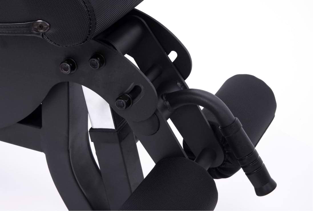 B6 verstellbare Hantelbank: Ansprechendes Triple-Black Design mit schwarzen Schrauben und Rollen