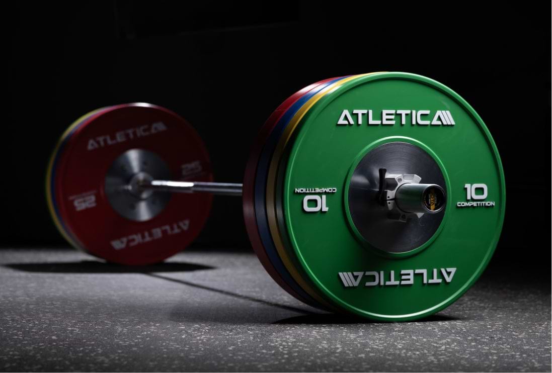 Competition Bumper Plates auf einer Langhantel: Design und Präzision nach IWF-Standard
