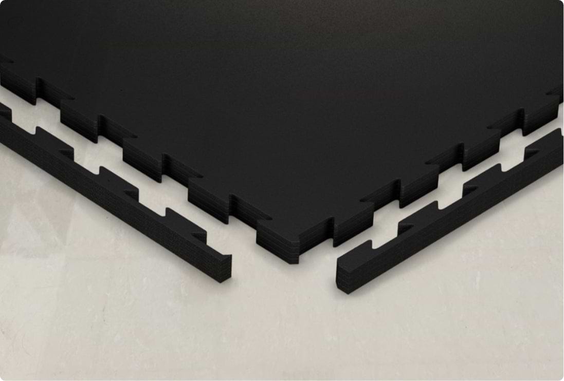 Bodenschutzmatten FlexProtect: Jede Matte mit zwei Endstücken für verwinkelte Flächen; lose Verlegung auf allen festen Untergründen möglich