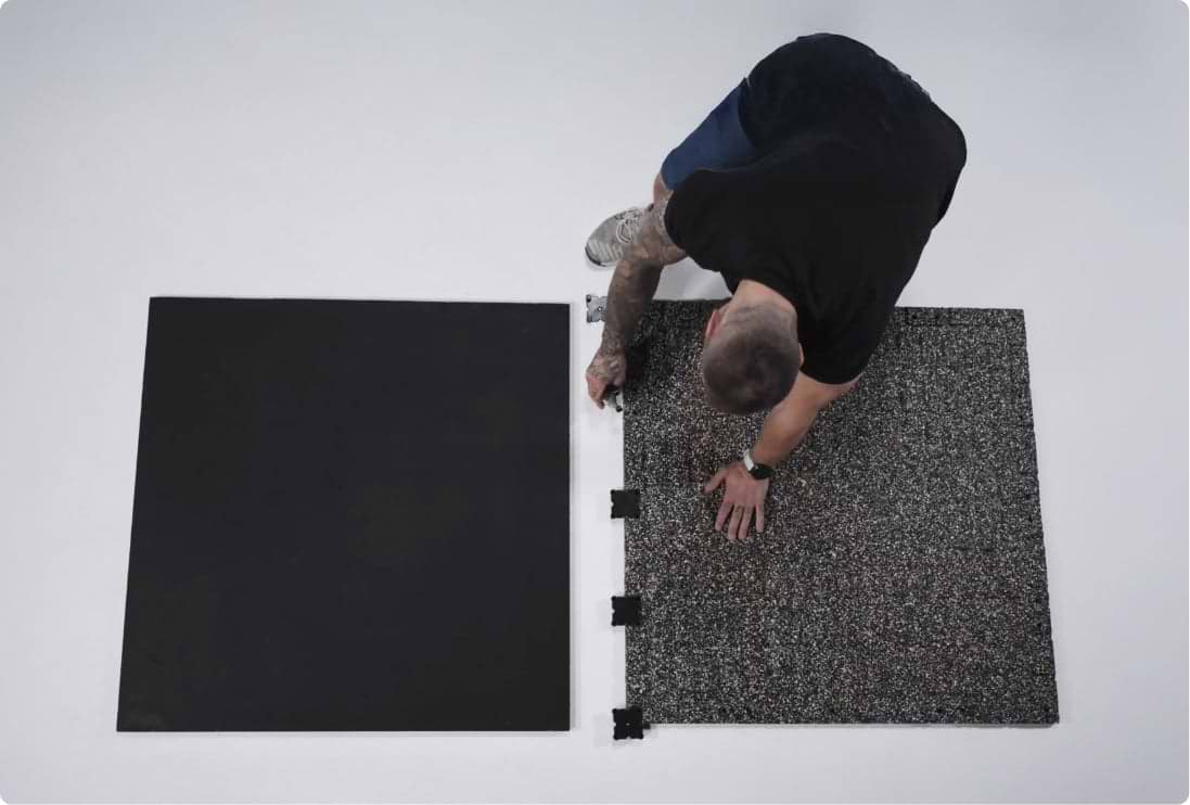 Bodenschutzmatten Maxprotect: Zwei Schutzlagen - Keltan EPDM-Gummi Feingranulat und Grobgranulat