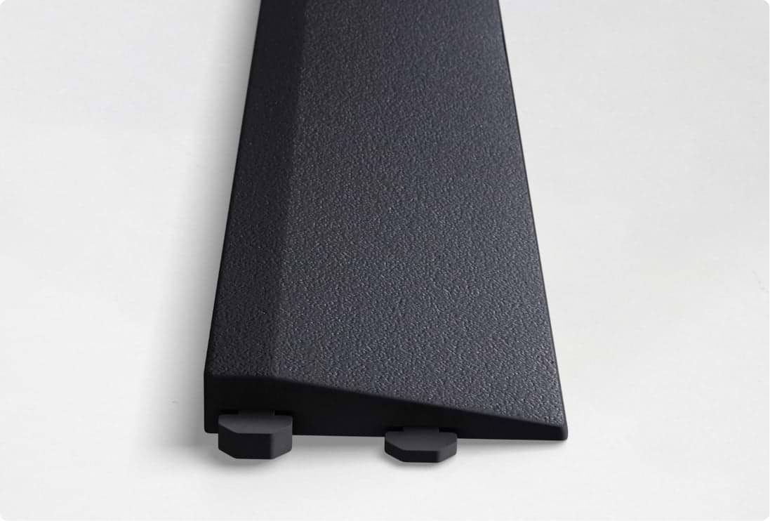 Solidprotect: 232 kg/m³ Materialdichte und hohes Eigengewicht; UV-beständig