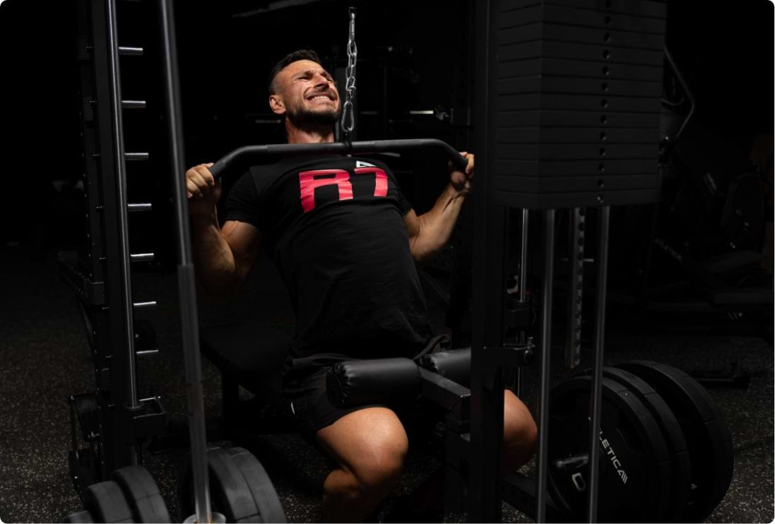 Squat Rack R7 Nemesis: Latziehen 