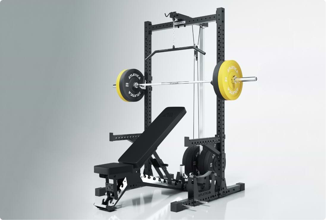 R7 Rider Squat Rack mit hohem Eigengewicht für sicheres Training und Platz für Hantelbank