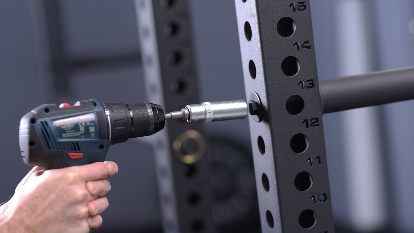 Mounting the uprights of the R8 Power Rack