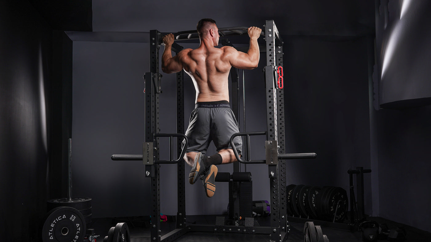 Klimmzüge am Power Rack