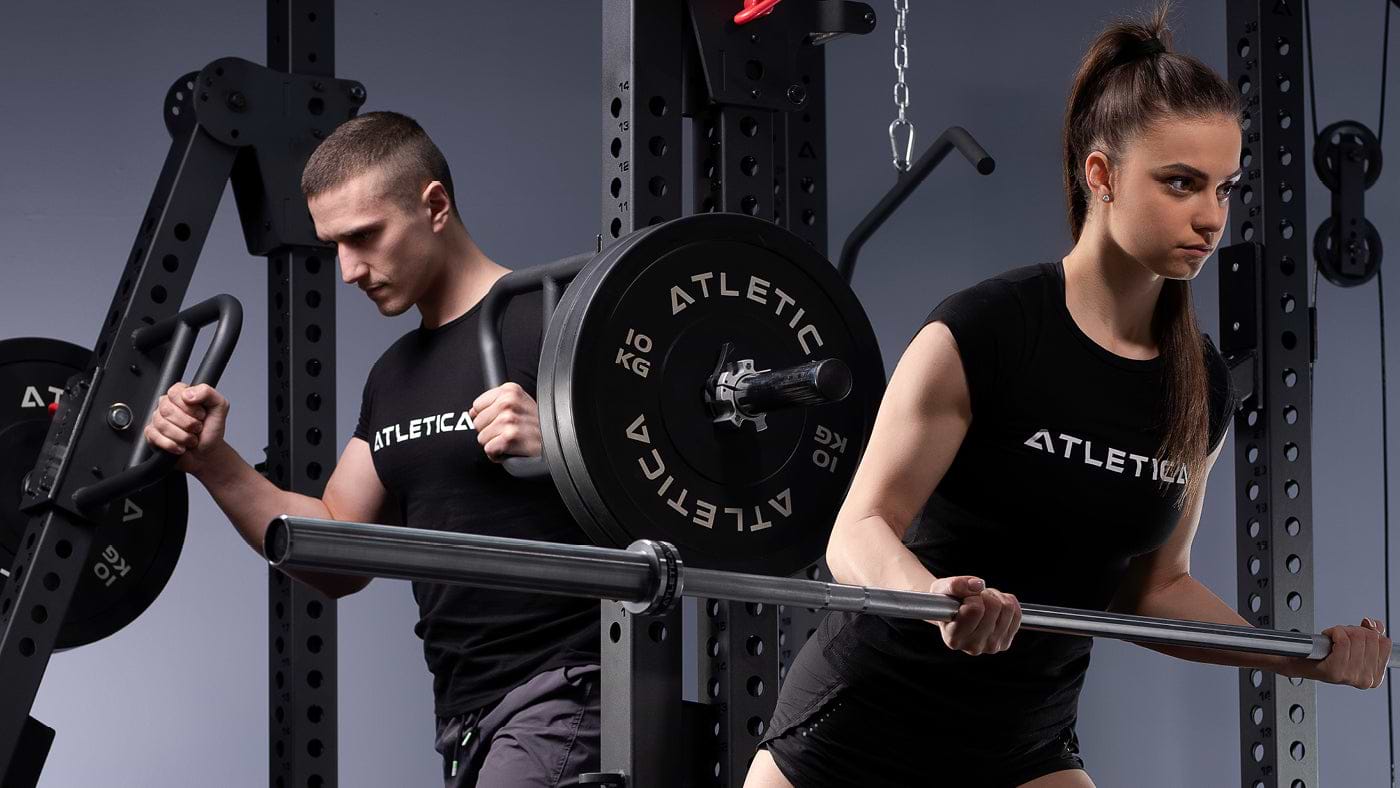 Langhantel Training im Fitnessstudio