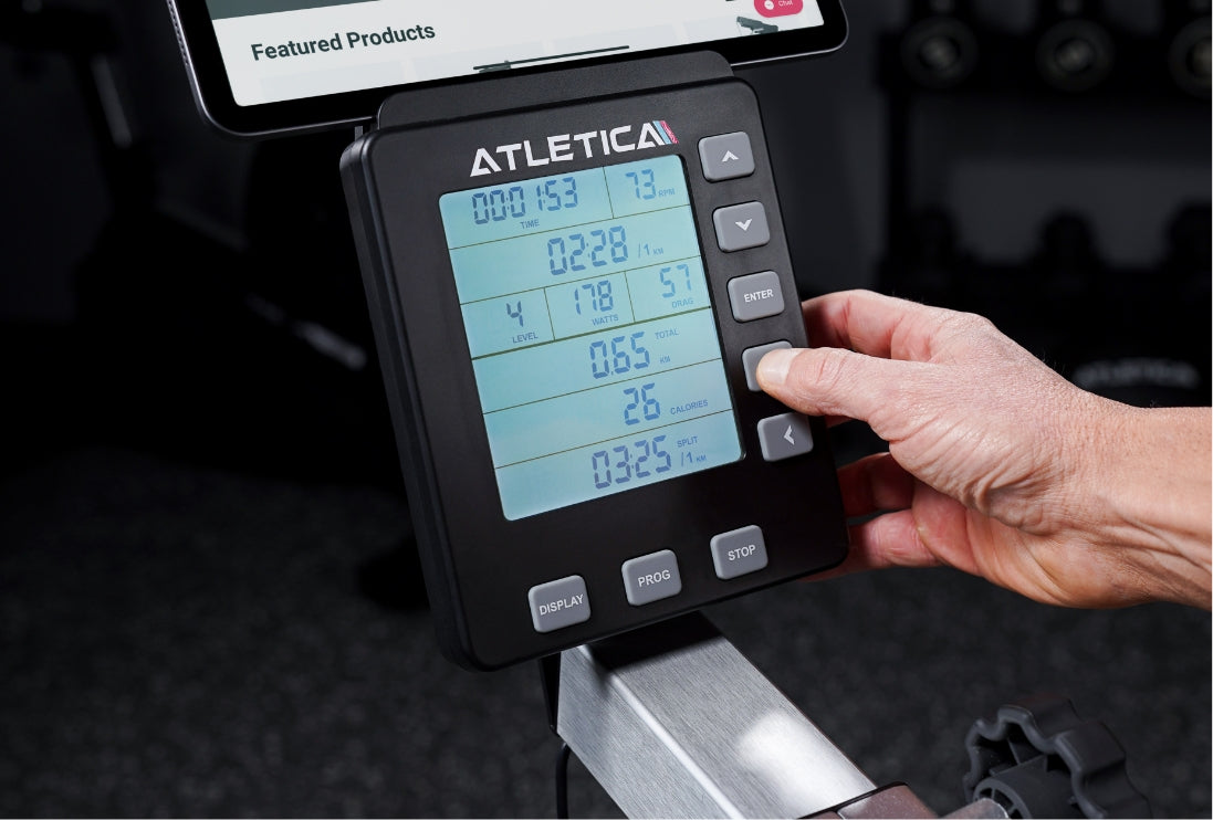 Großes Display mit vordefinierten Programmen: MagnaRev Ergometer