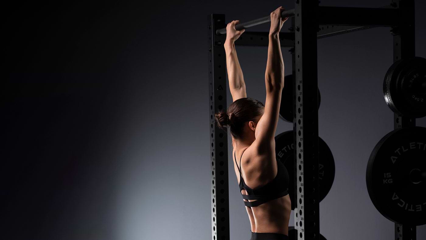 Tractions à la barre du R8 Power Rack
