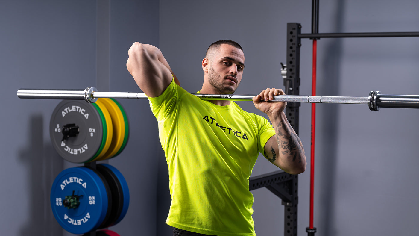 Karlos Nasar with the Olympic barbell of Atletica