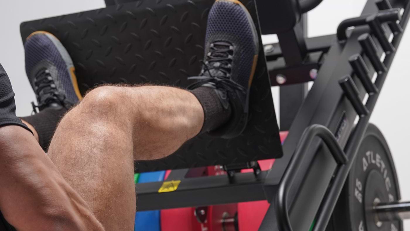 Hack Squat Knee Bend