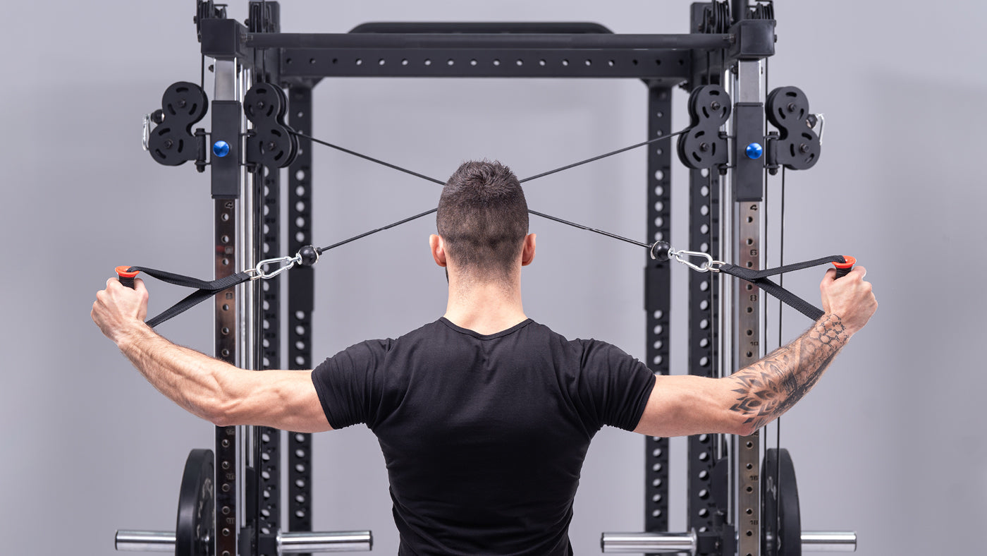Kabelkorsningar vid R8 Power Rack kabeldrag