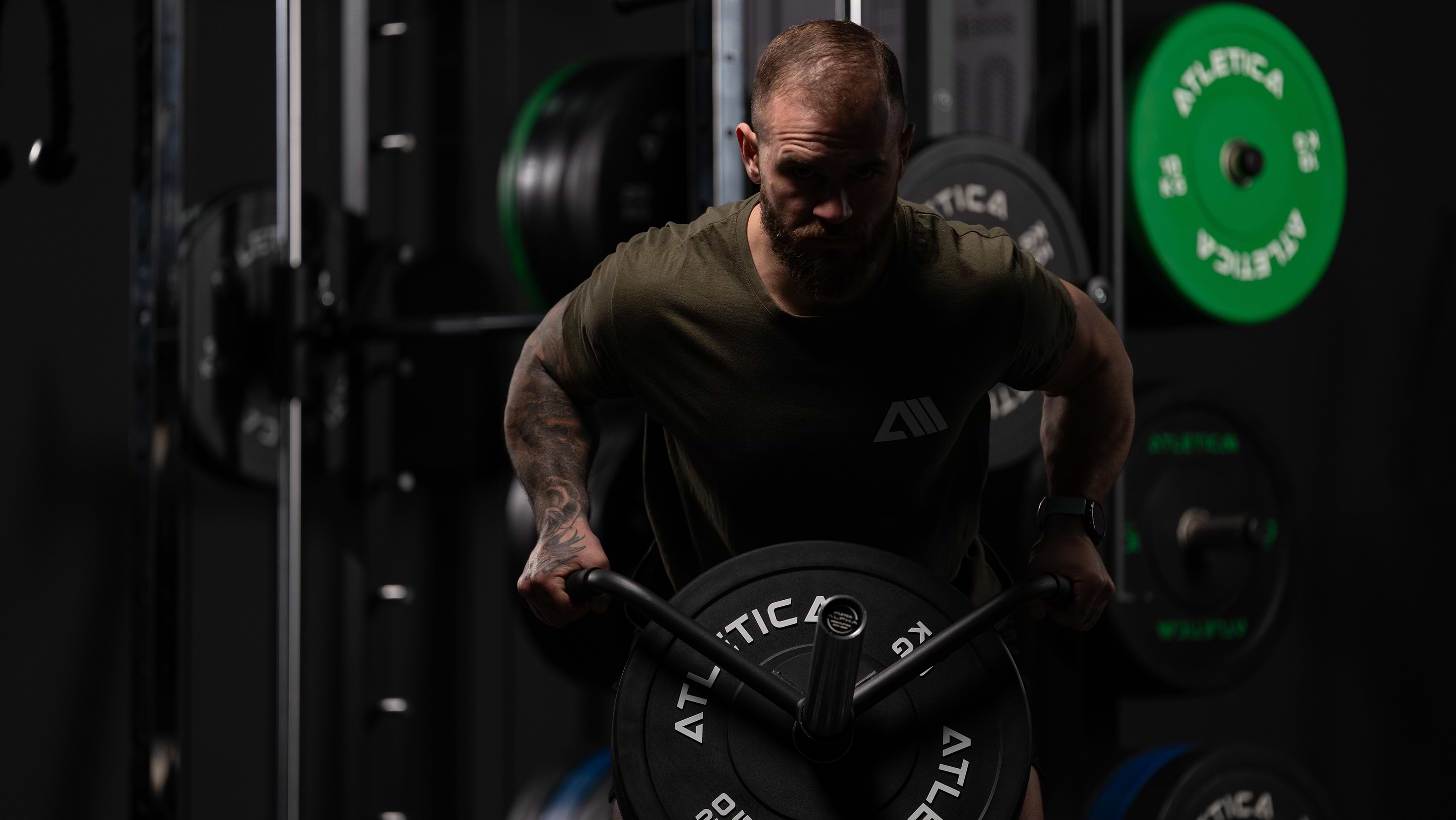 Rückentraining an der Kraftmaschine