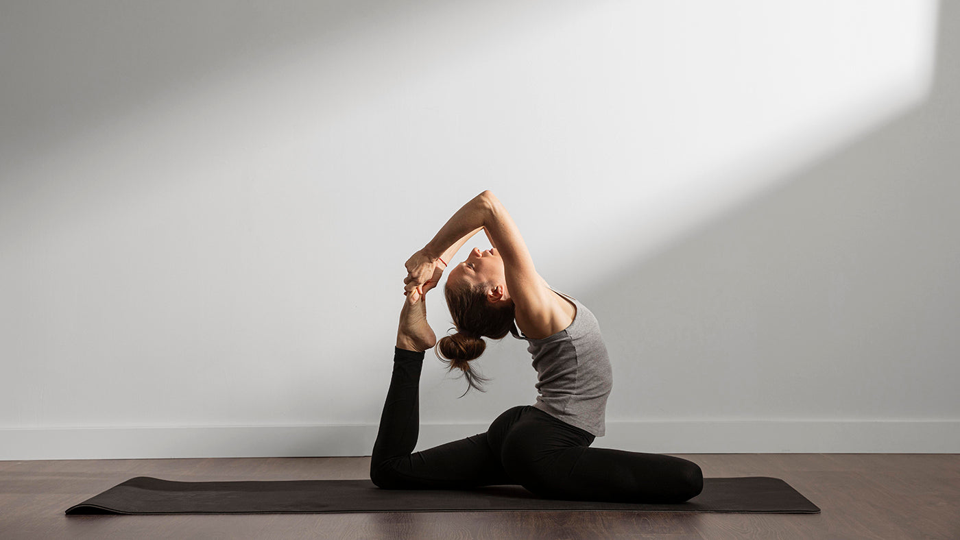 Gymnastik auf Yoga Matte
