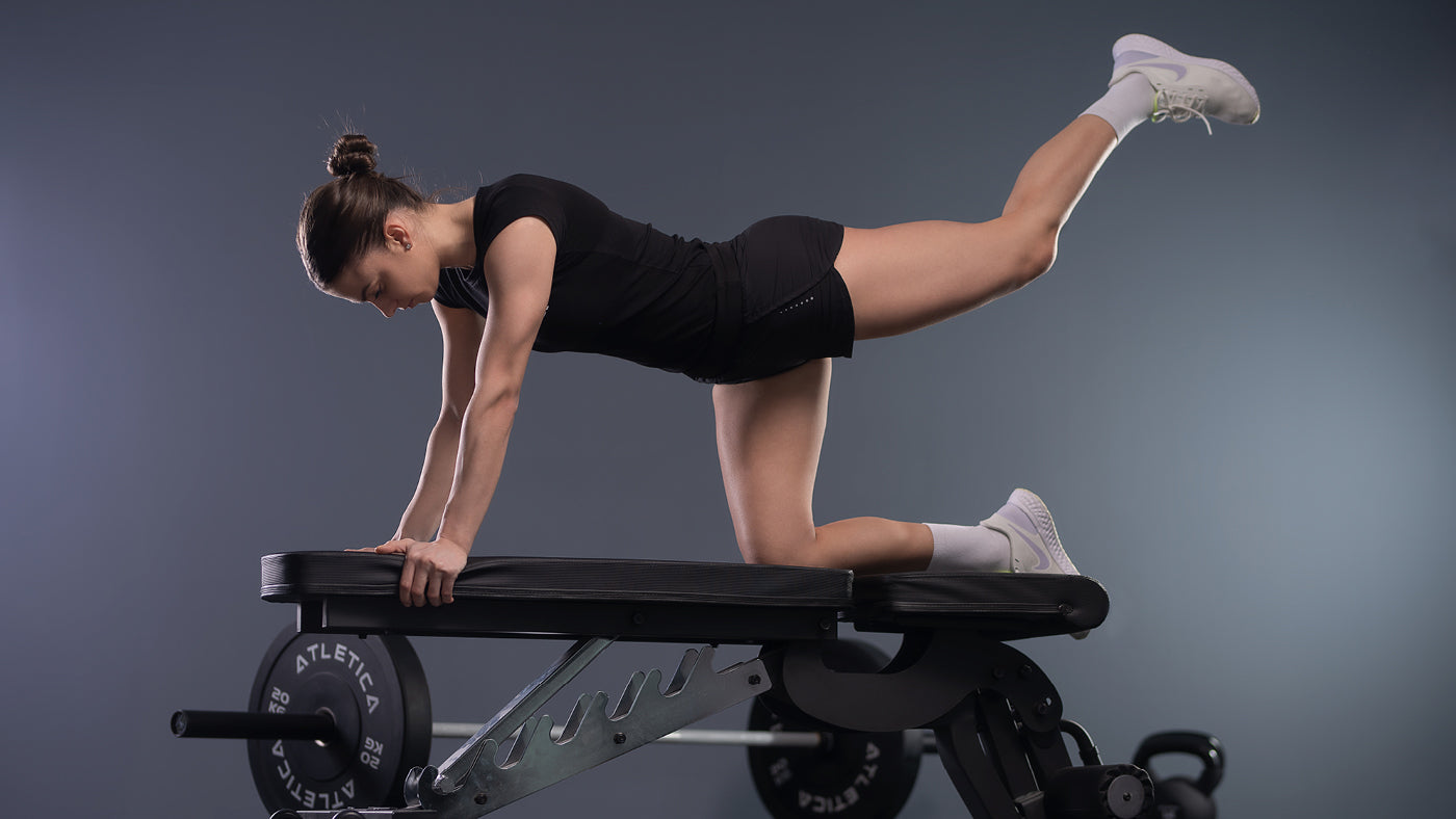 Beintraining auf der Hantelbank