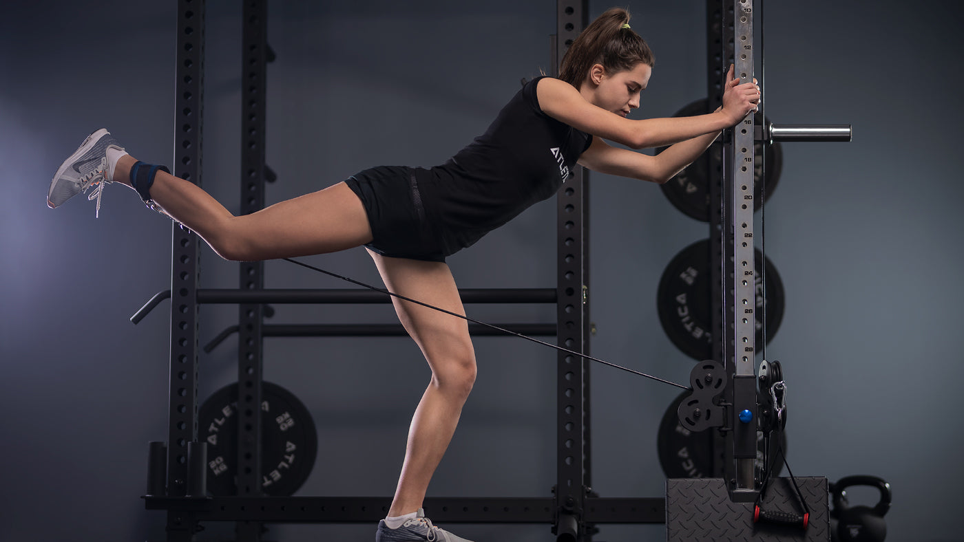 Kabelzug Leg Raises