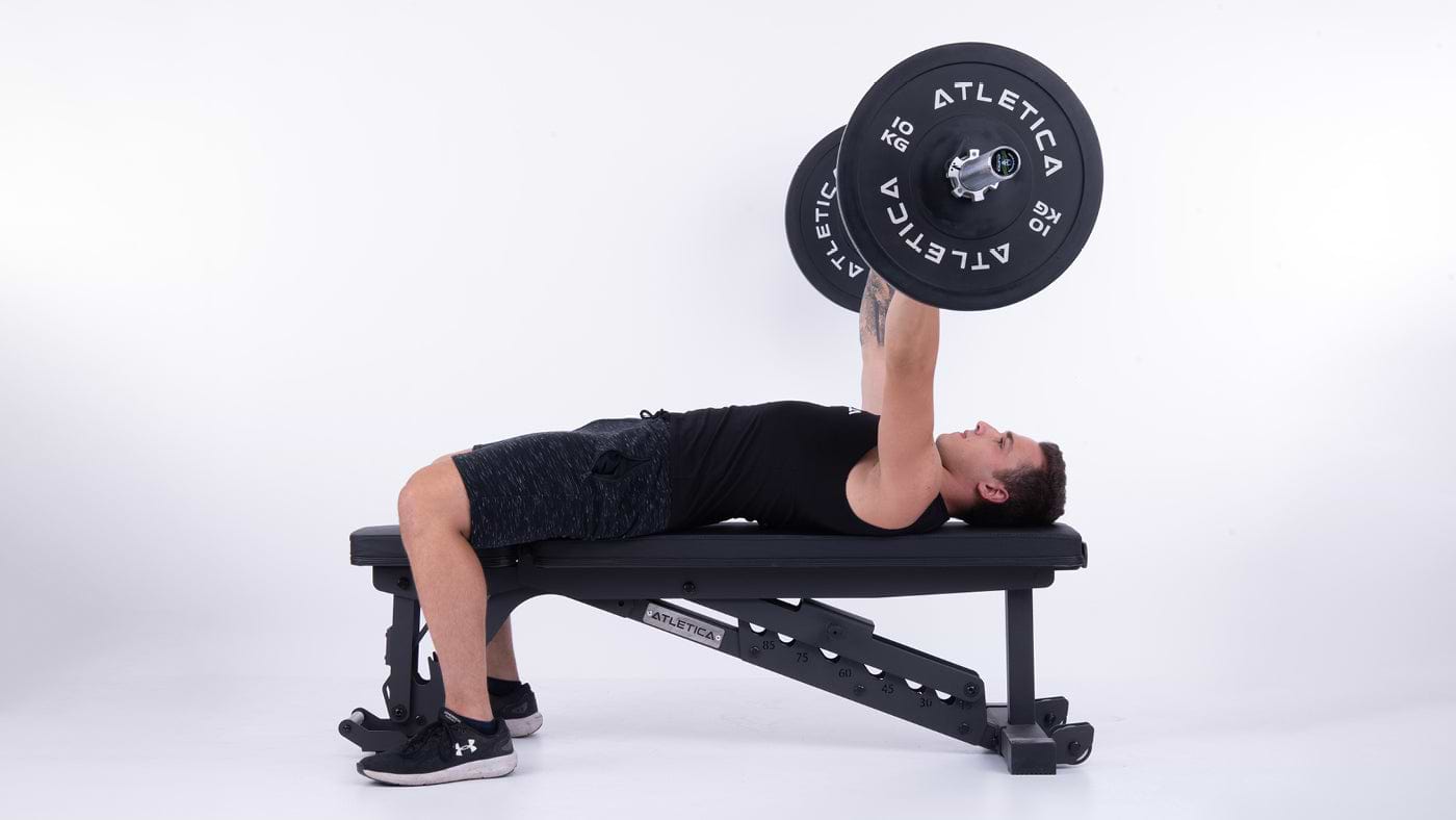 Bankdrücken mit Langhantel und Bumper Plates