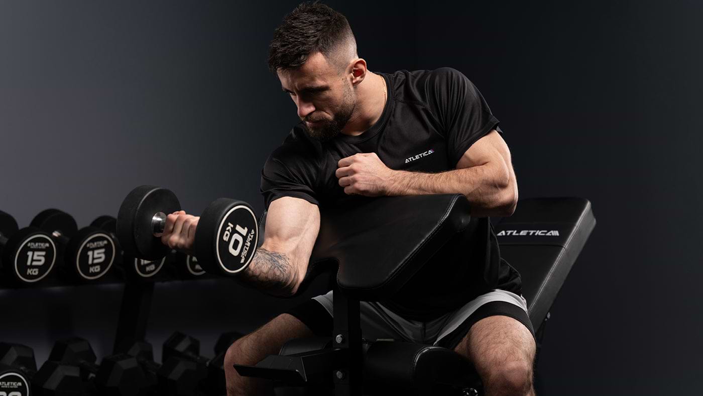 Round dumbbell bicep training