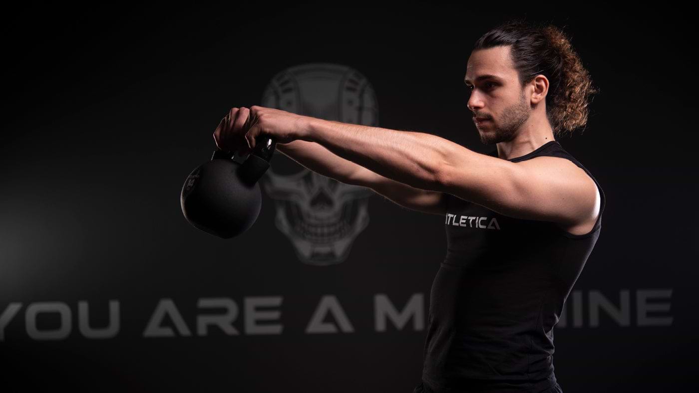 Swings mit einem Kettlebell
