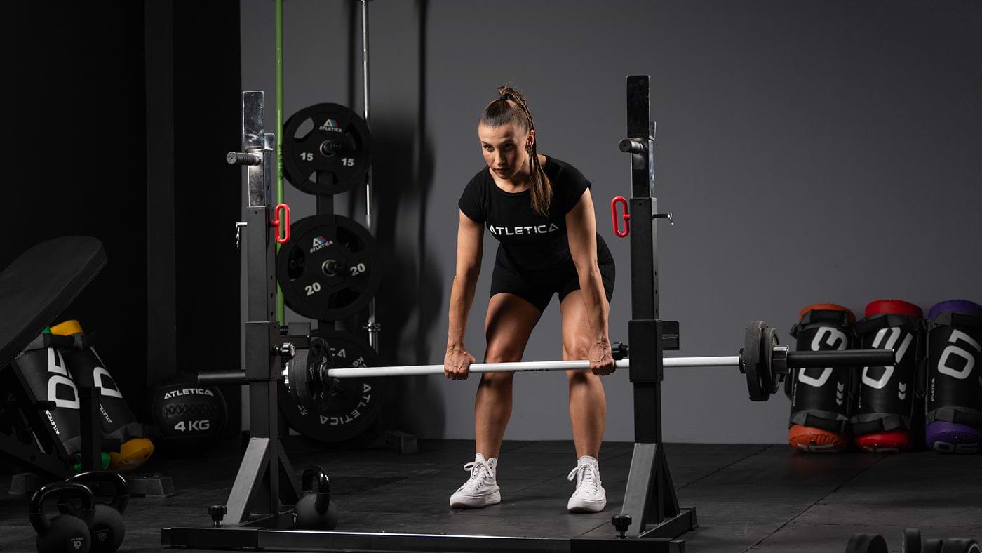 Kreuzheben im Fitnessstudio
