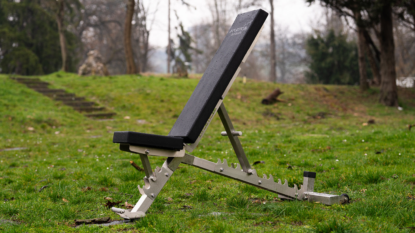 Atletica Onyx Outdoor Bench im Outdoor Bereich