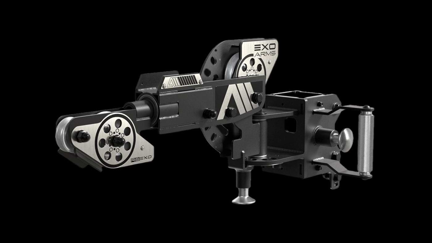 R8 Bradley EXO Arms från Atletica
