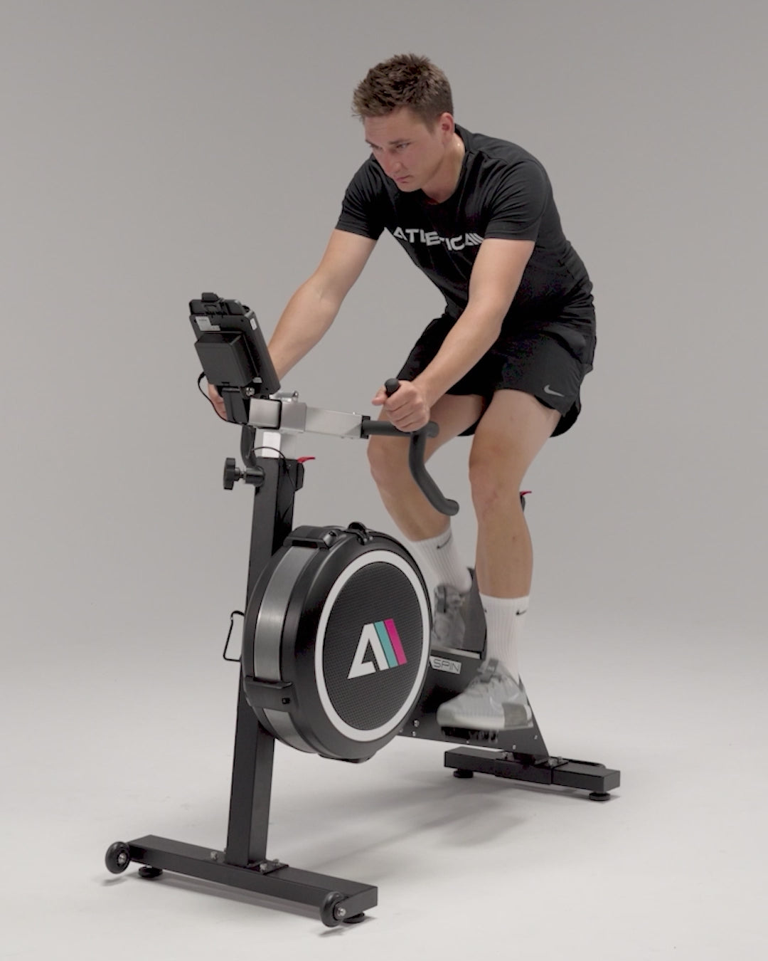 Atletica MagnaRev Video – magnetisches Ergometer für intensives Cardio Training
