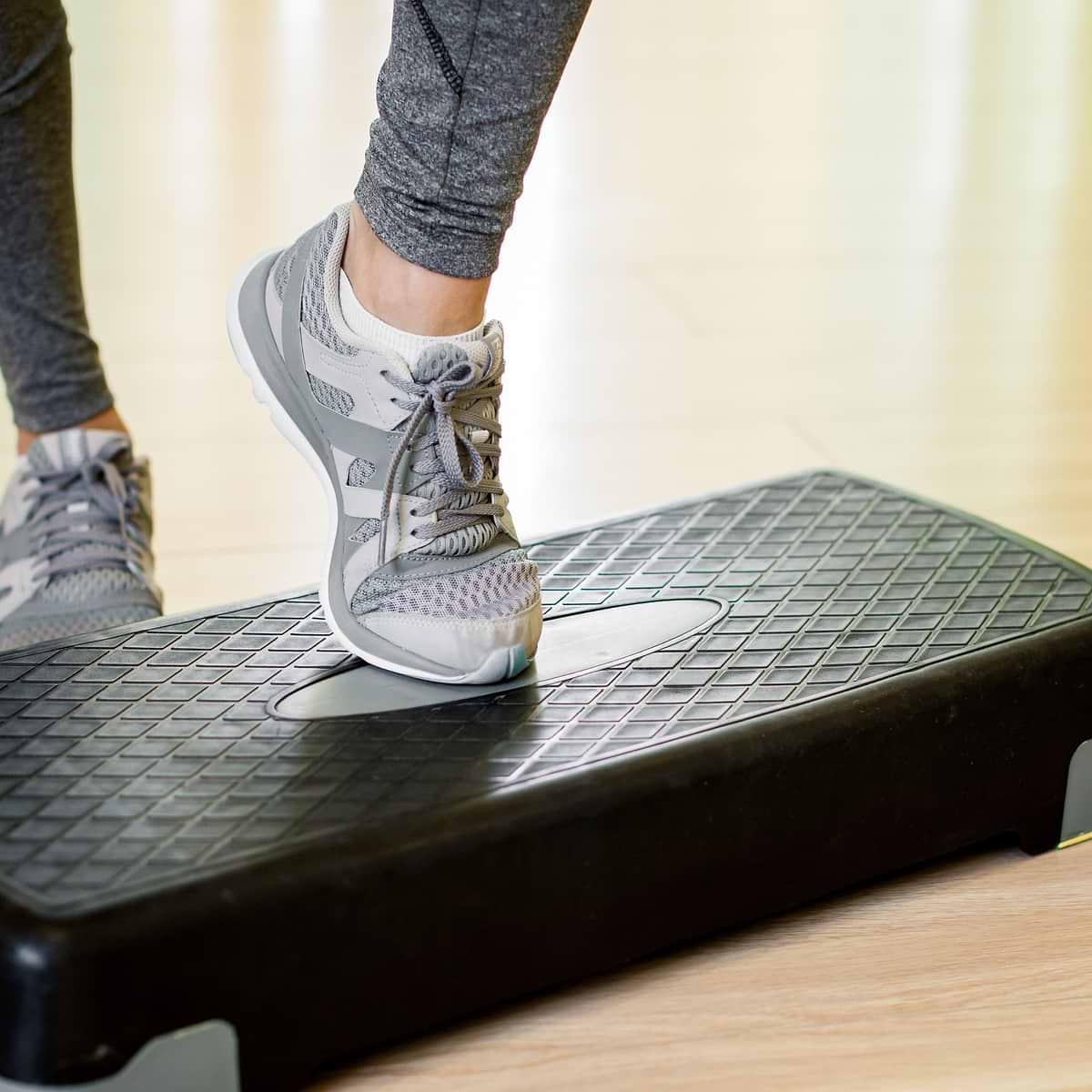 Workout der Woche: 20 Minuten Vibrationsplatte | ATLETICA Workout der Woche: 20 Minuten Vibrationsplatte | ATLETICA