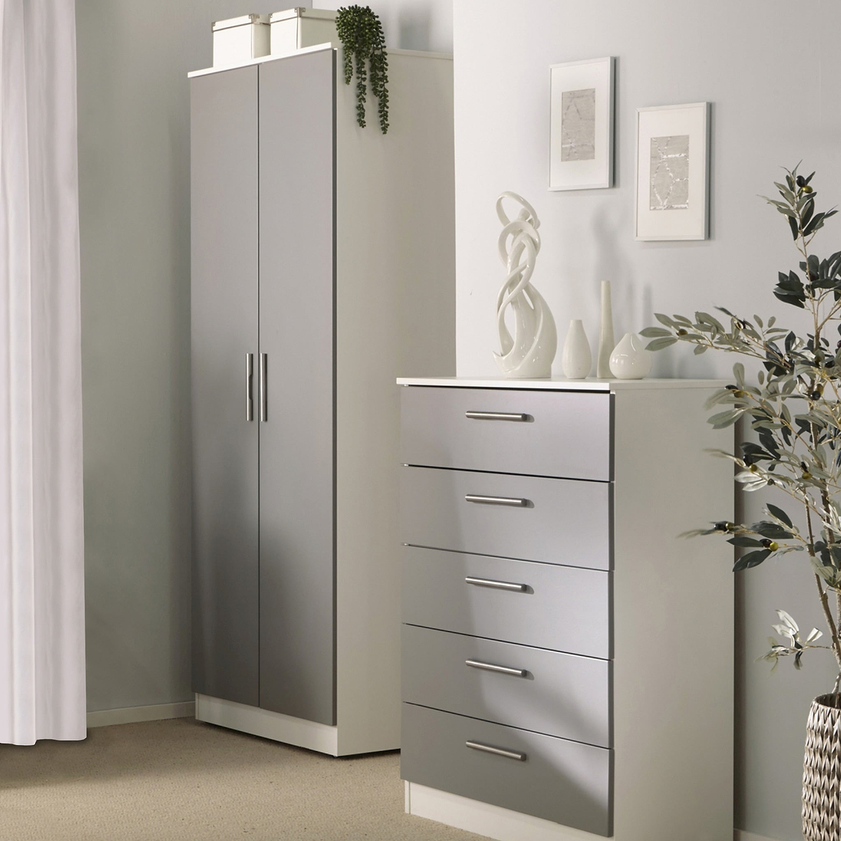 Blakely Grey and White 4 Piece Bedroom Set from Roseland