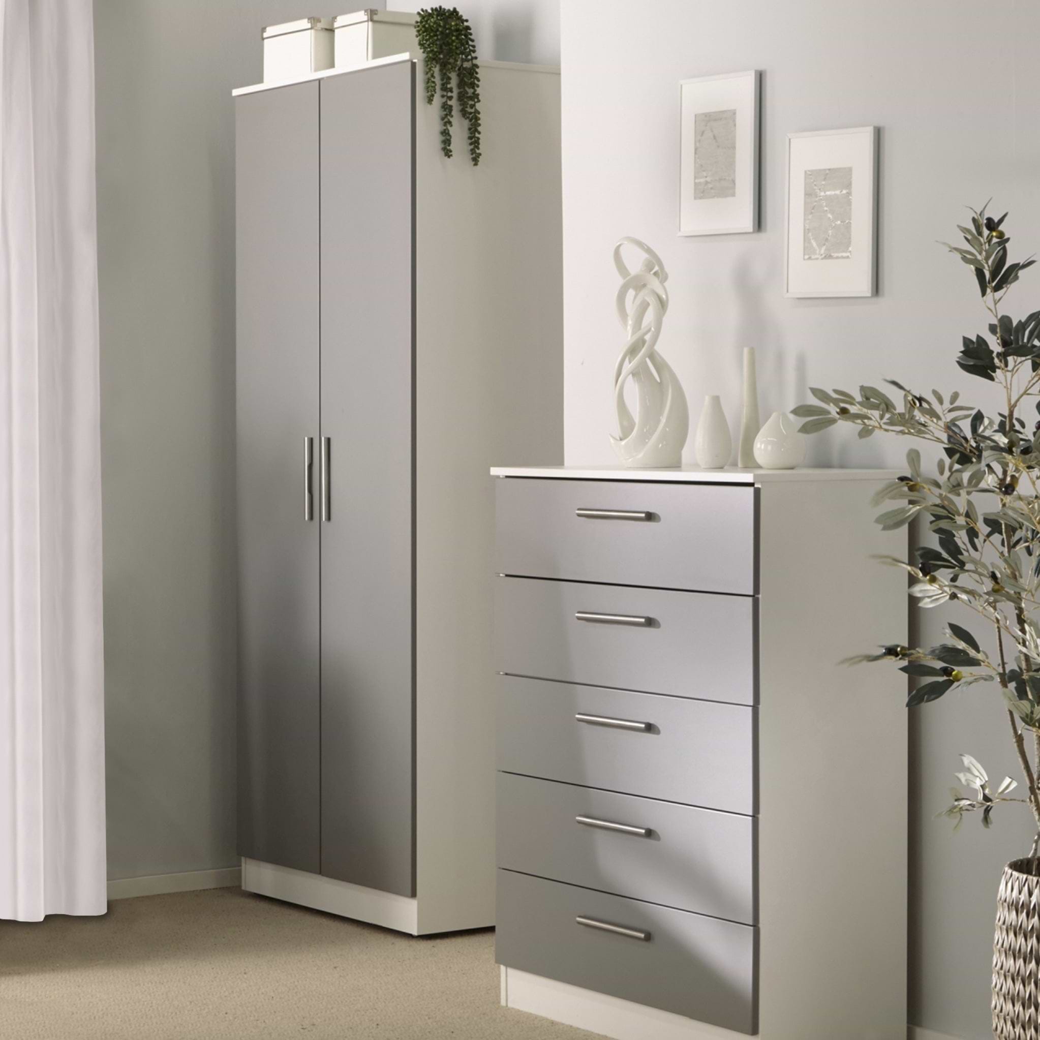Blakely Grey and White 4 Piece Bedroom Set from Roseland