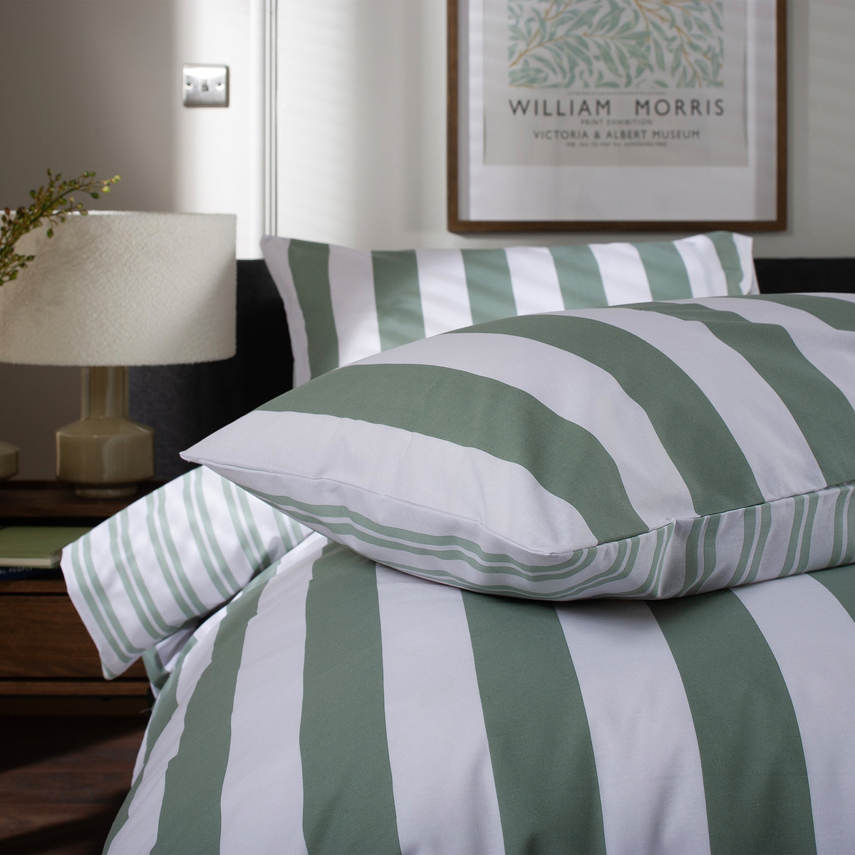 High Point Duvet Set Double Green from Roseland Furniture