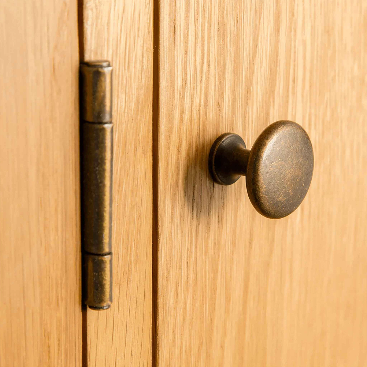 Surrey Oak Triple Wardrobe & Drawers from Roseland Furniture