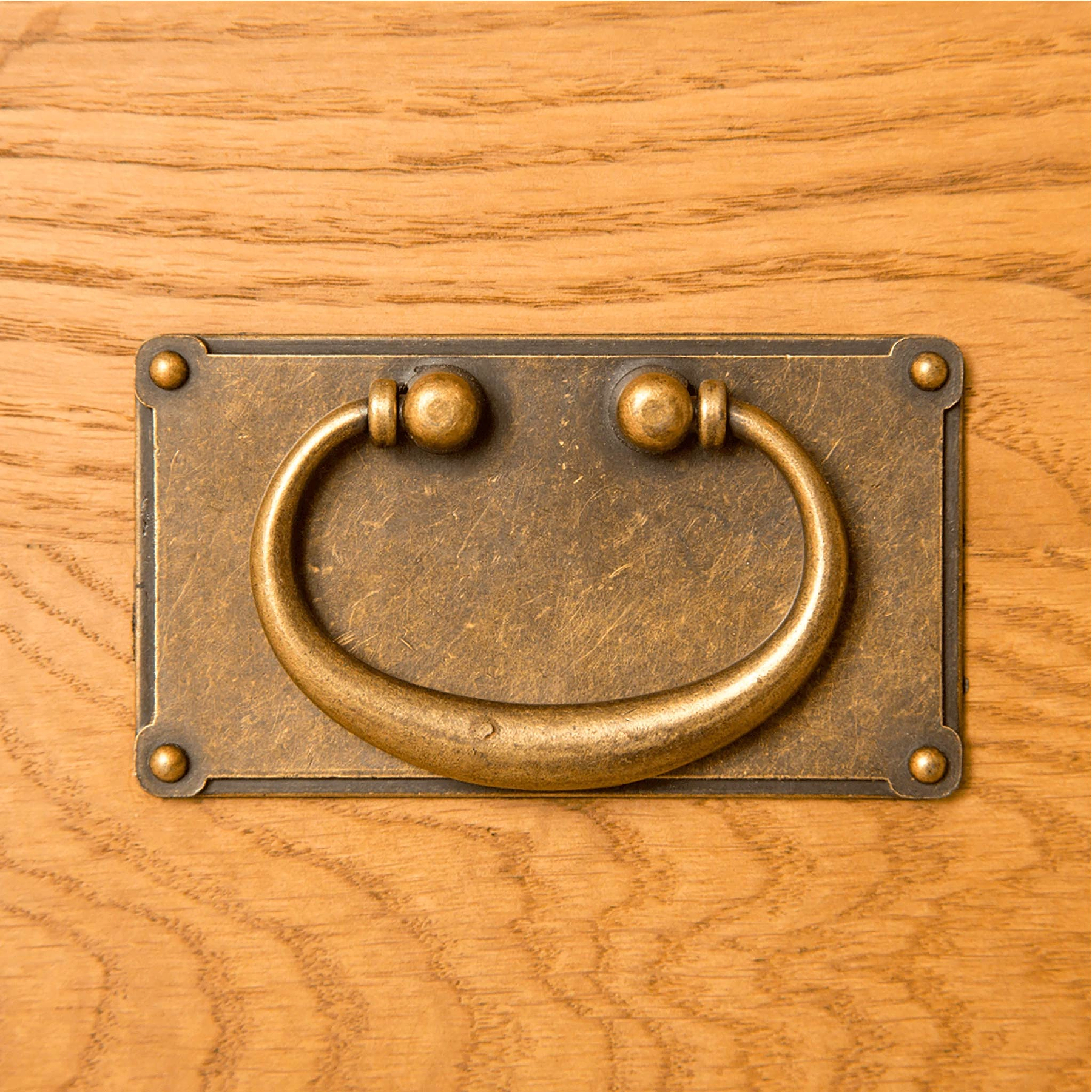 Lanner Oak Handles by Roseland Furniture