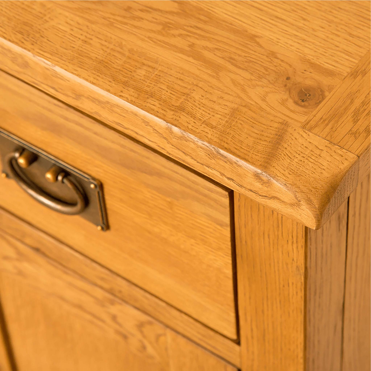 Lanner Oak by Roseland Furniture