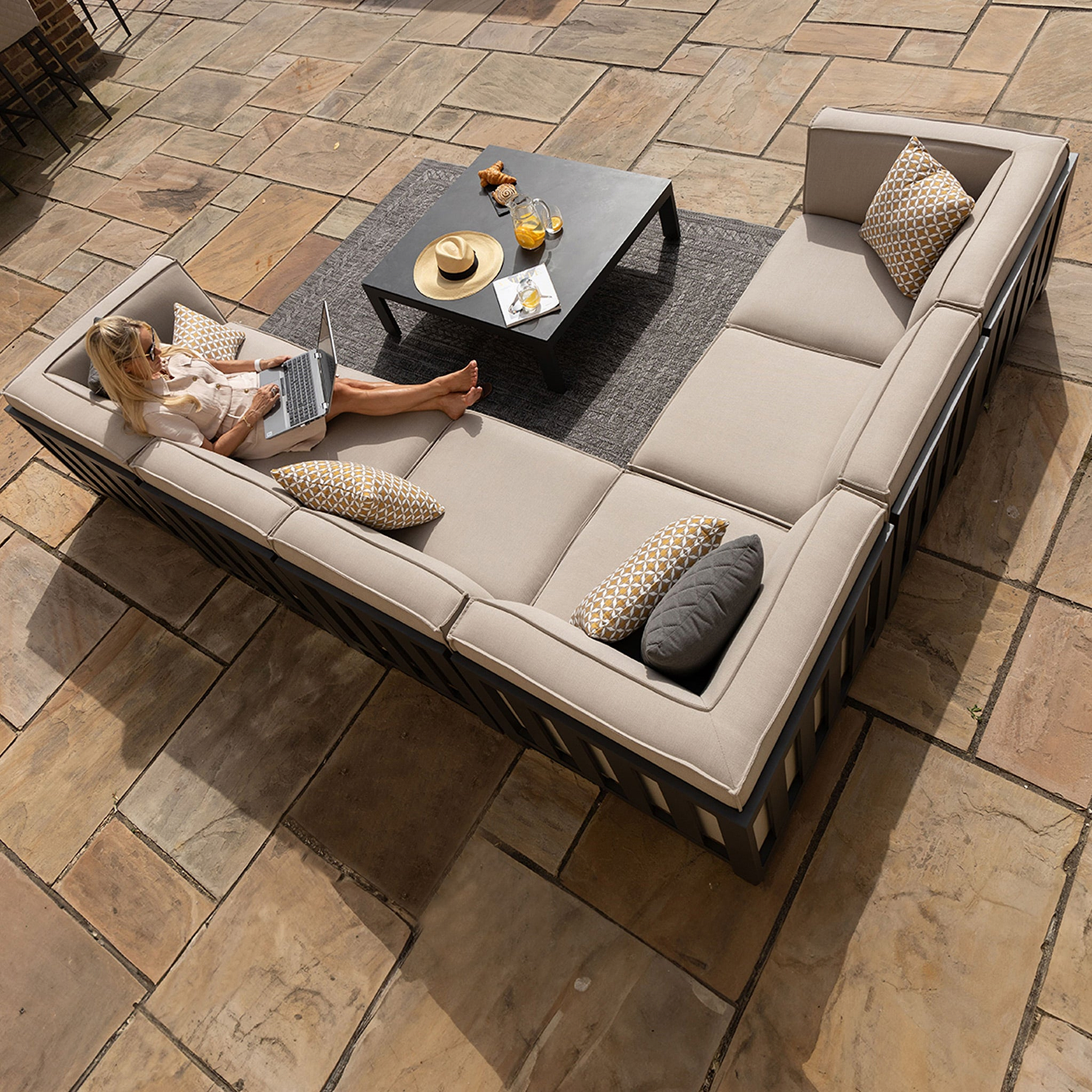 Maze Ibiza Outdoor Medium Corner Sofa Set With Square Table 