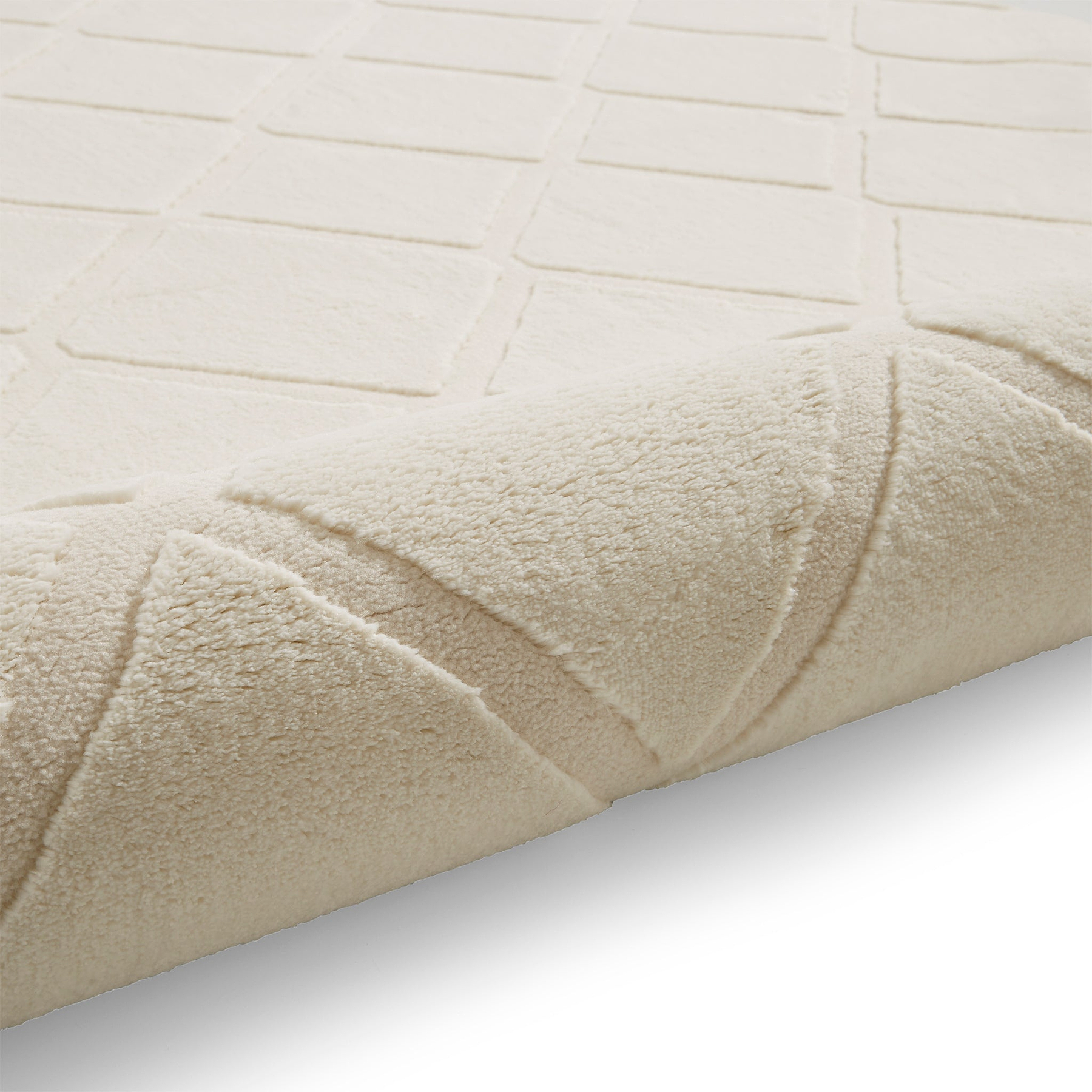 Cosy Diamond Washable Rug Cream from Roseland Furniture