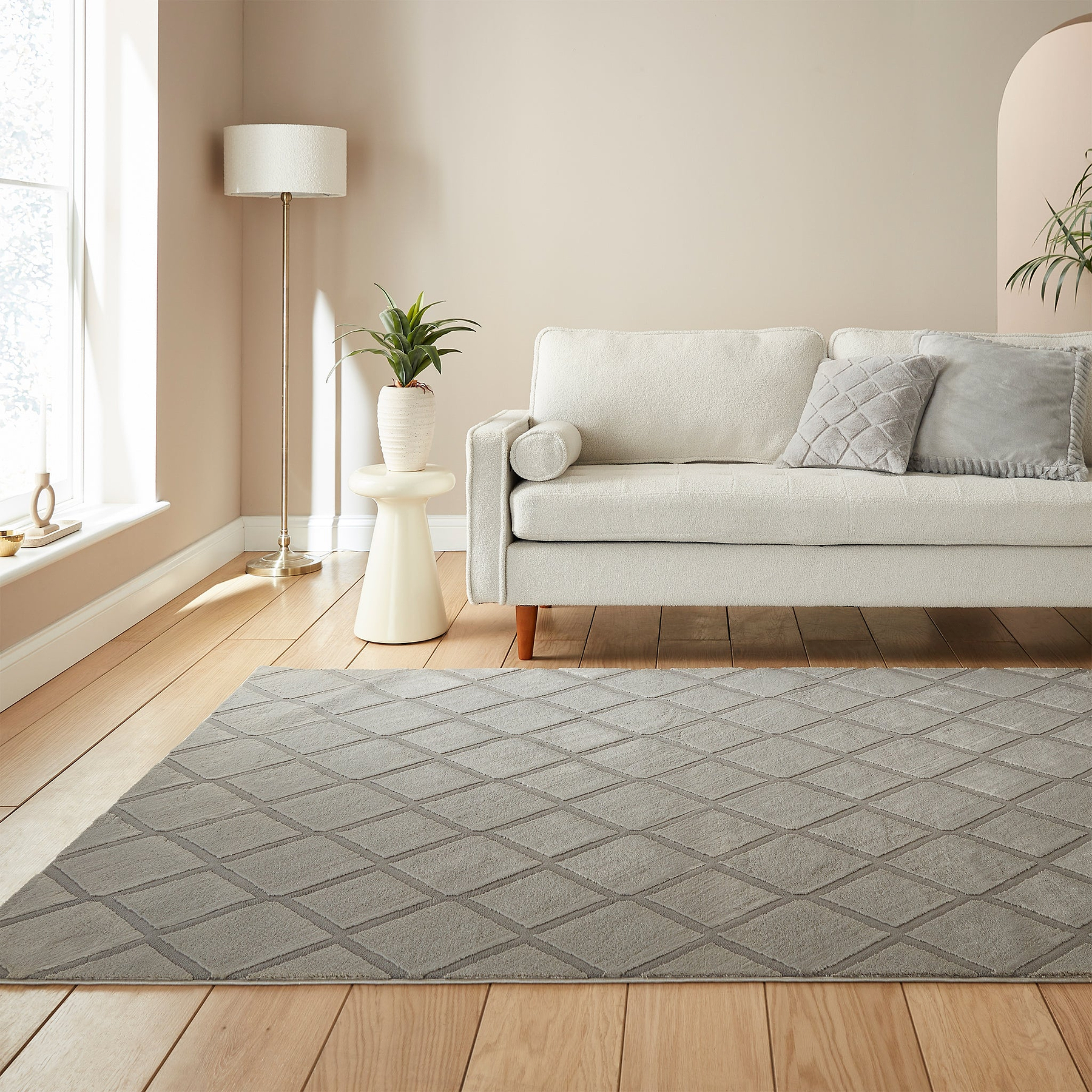 Cosy Diamond Washable Rug Silver from Roseland Furniture
