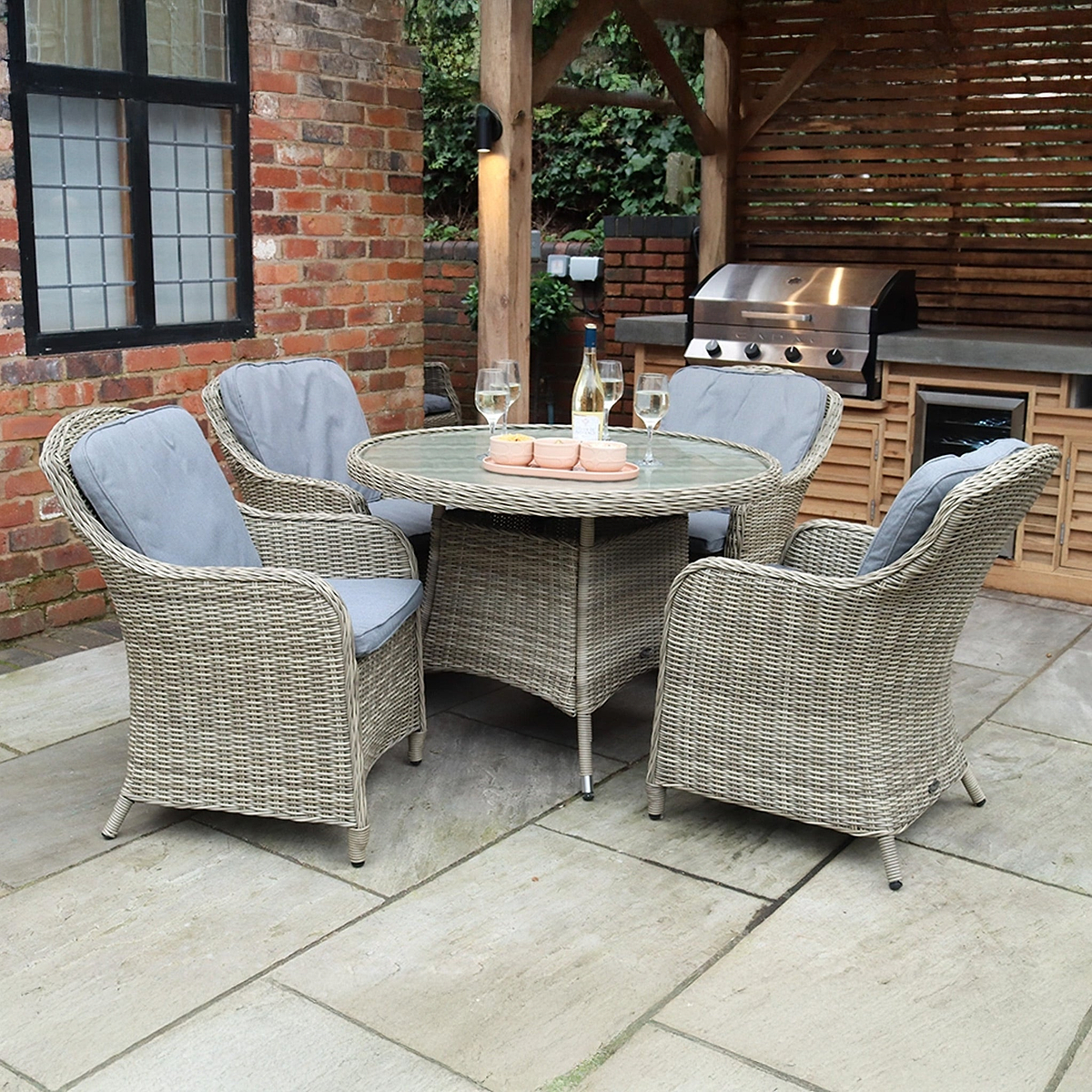 Wentworth 4 Seat Deluxe Rattan Dining Set from Roseland Furniture