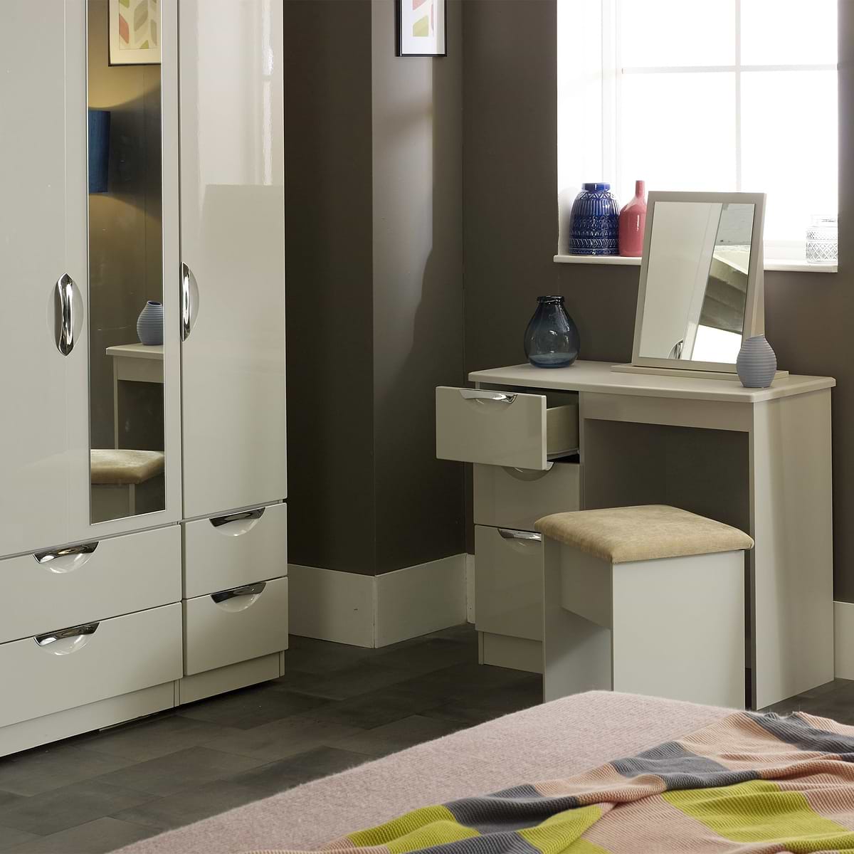 Beckett Gloss 3 Drawer Dressing Table | Cream White Black Light Wood