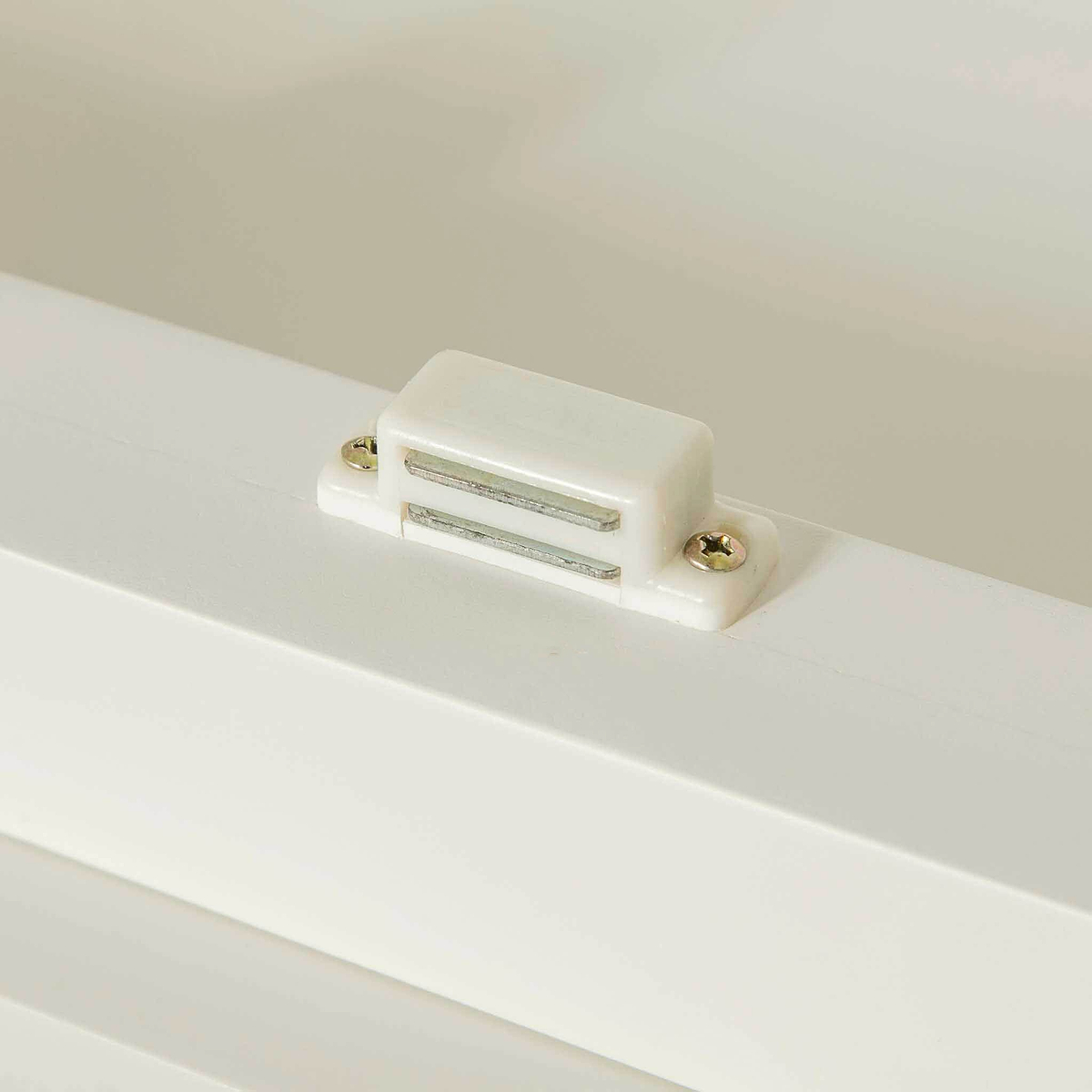 Cornish White Wooden Double Wardrobe - Close up of wardrobe door stays