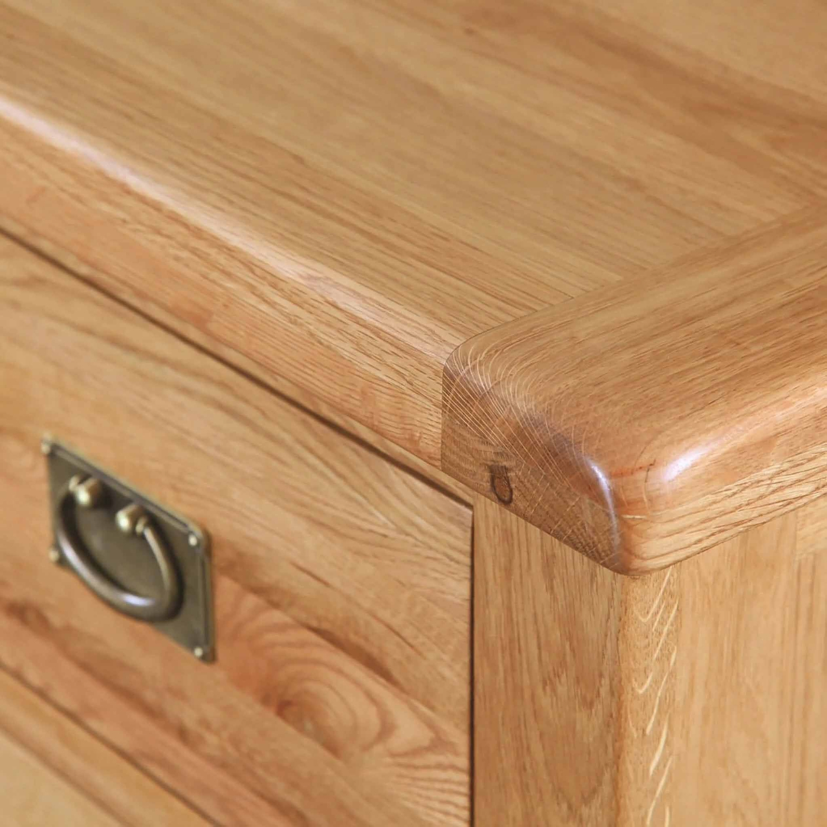 Top corner of Zelah Oak 5 Drawer Tallboy Chest