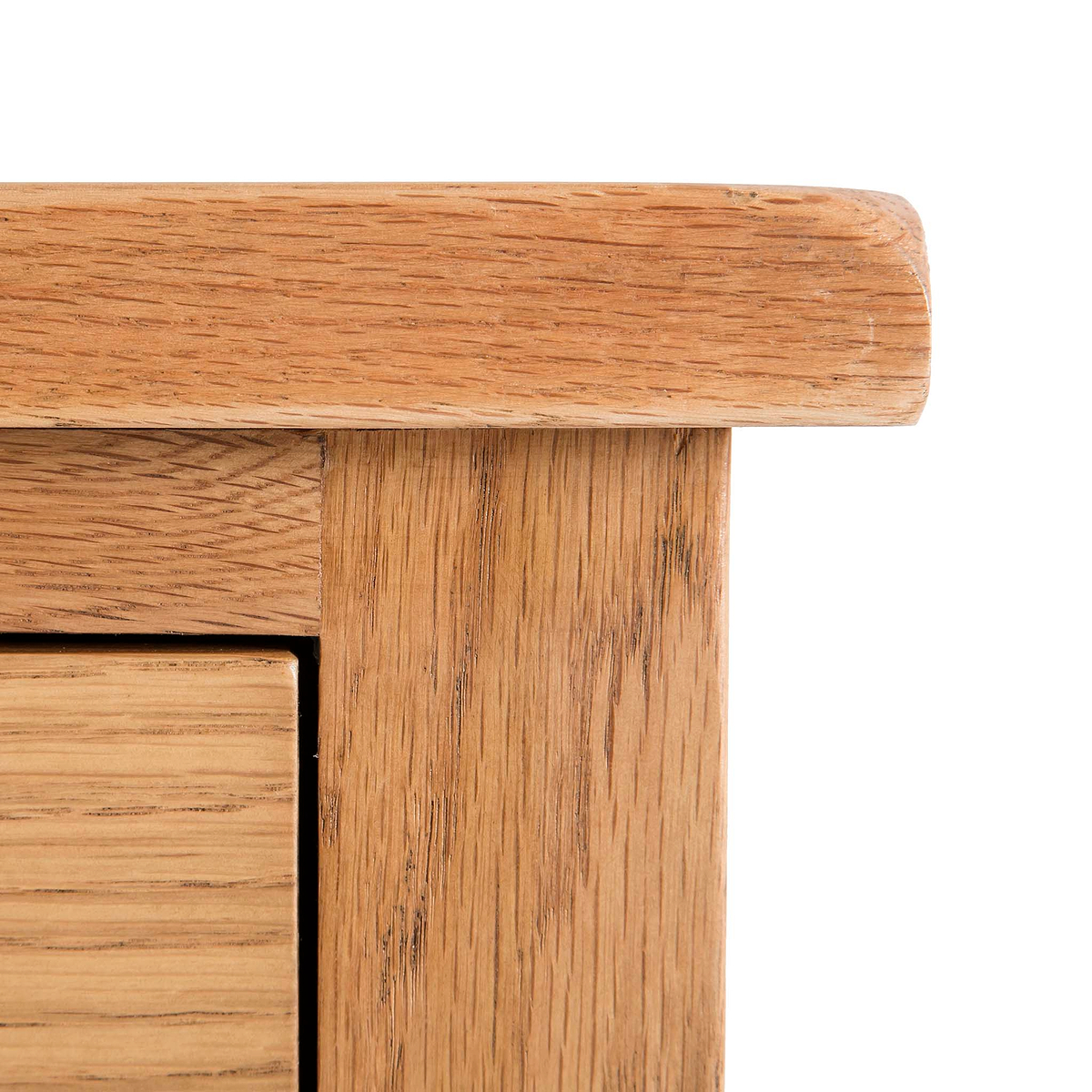 Surrey Oak 5 drawer tallboy chest of 5 drawers - Close up of oak top