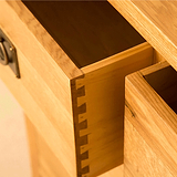 Lanner Oak 2 over 3 Drawer Chest drawer dovetail joint view