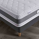 corner close up of the Roseland Sleep Stratford Memory Coil Mattress