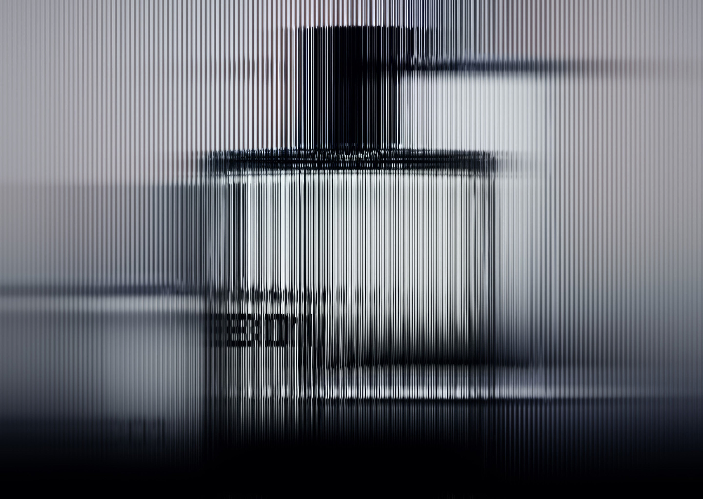 Escentric 01