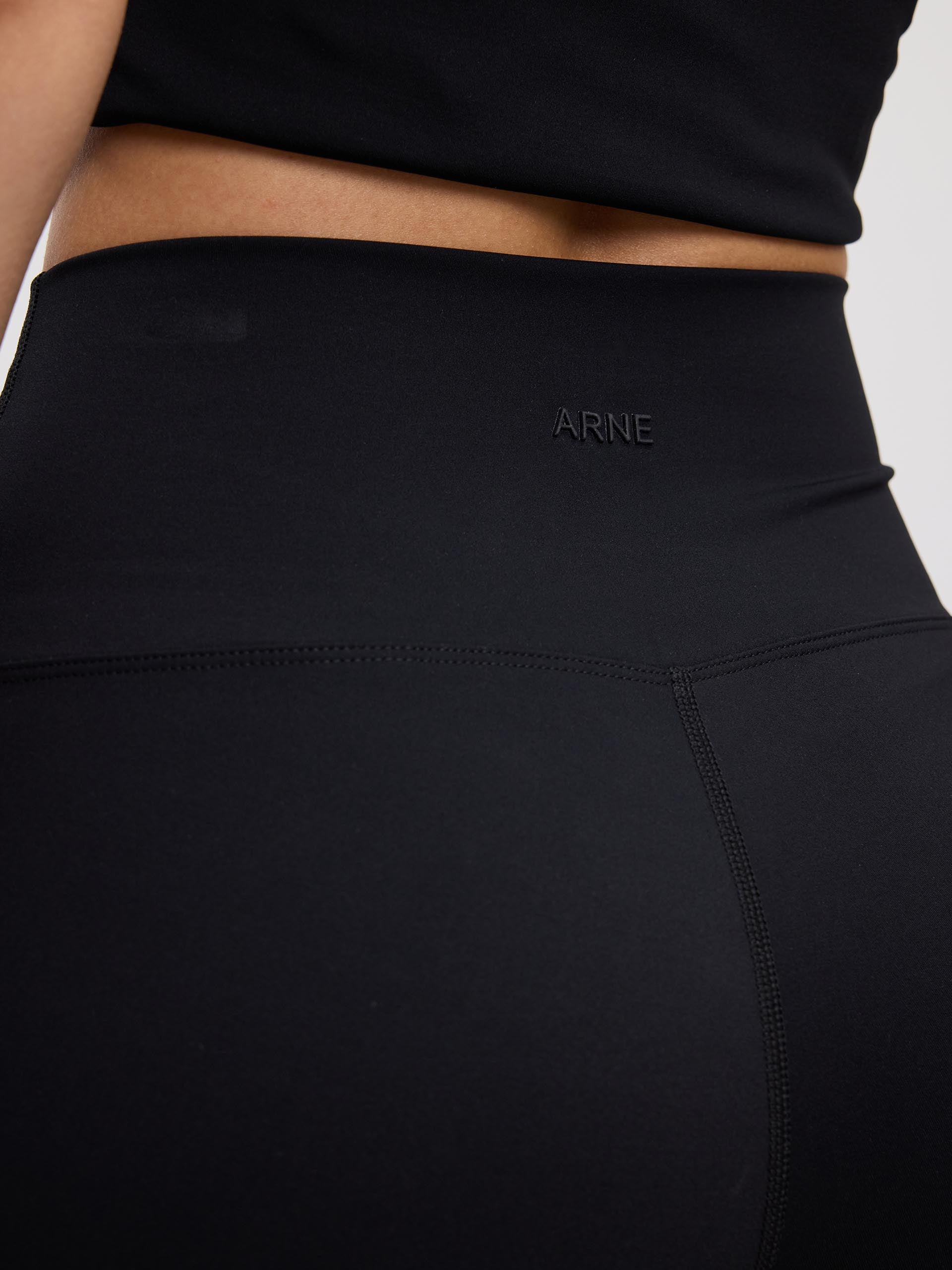 Womens Active Short in Black