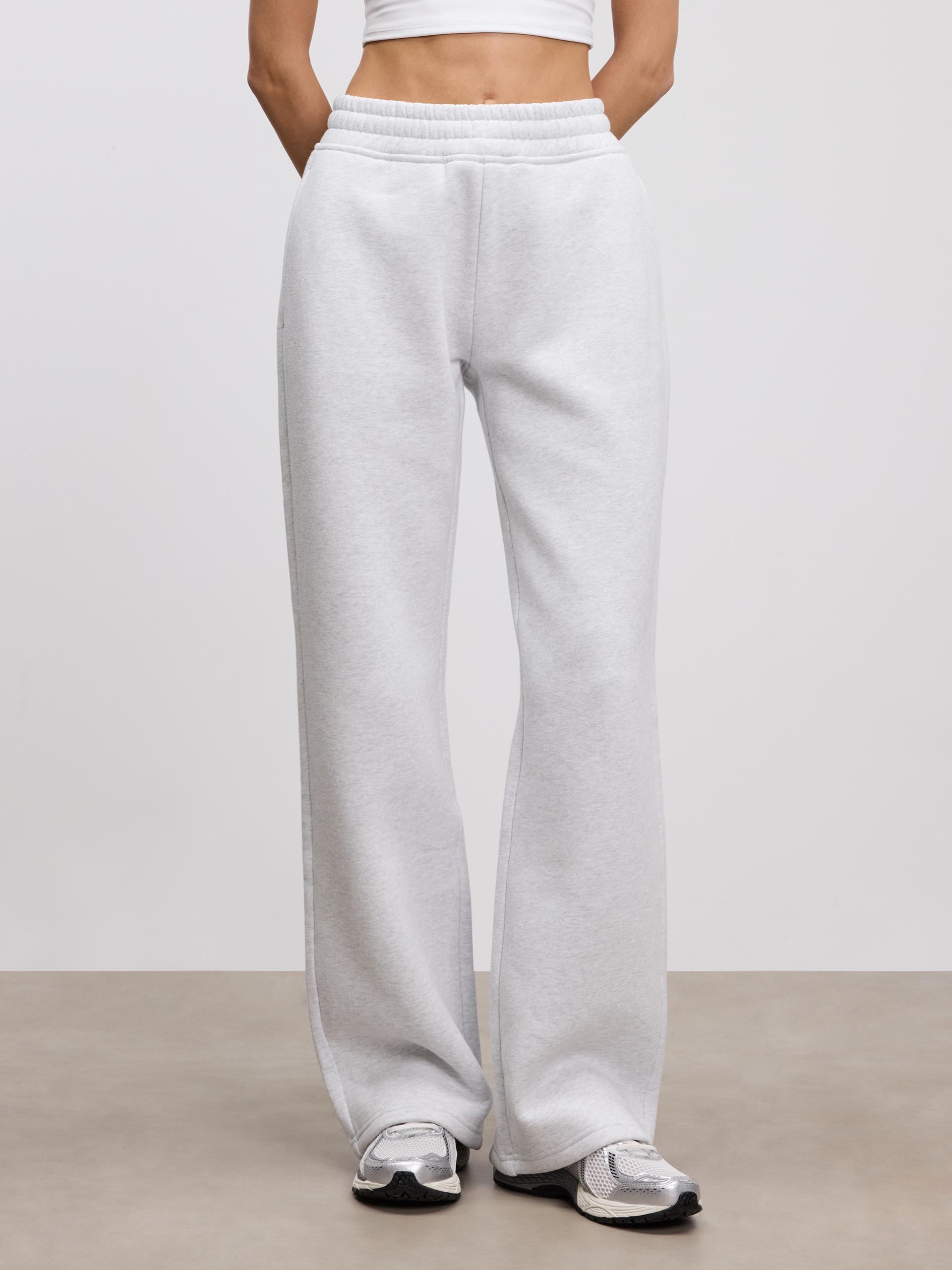 Womens Relaxed Straight Leg Jogger in Marl Grey