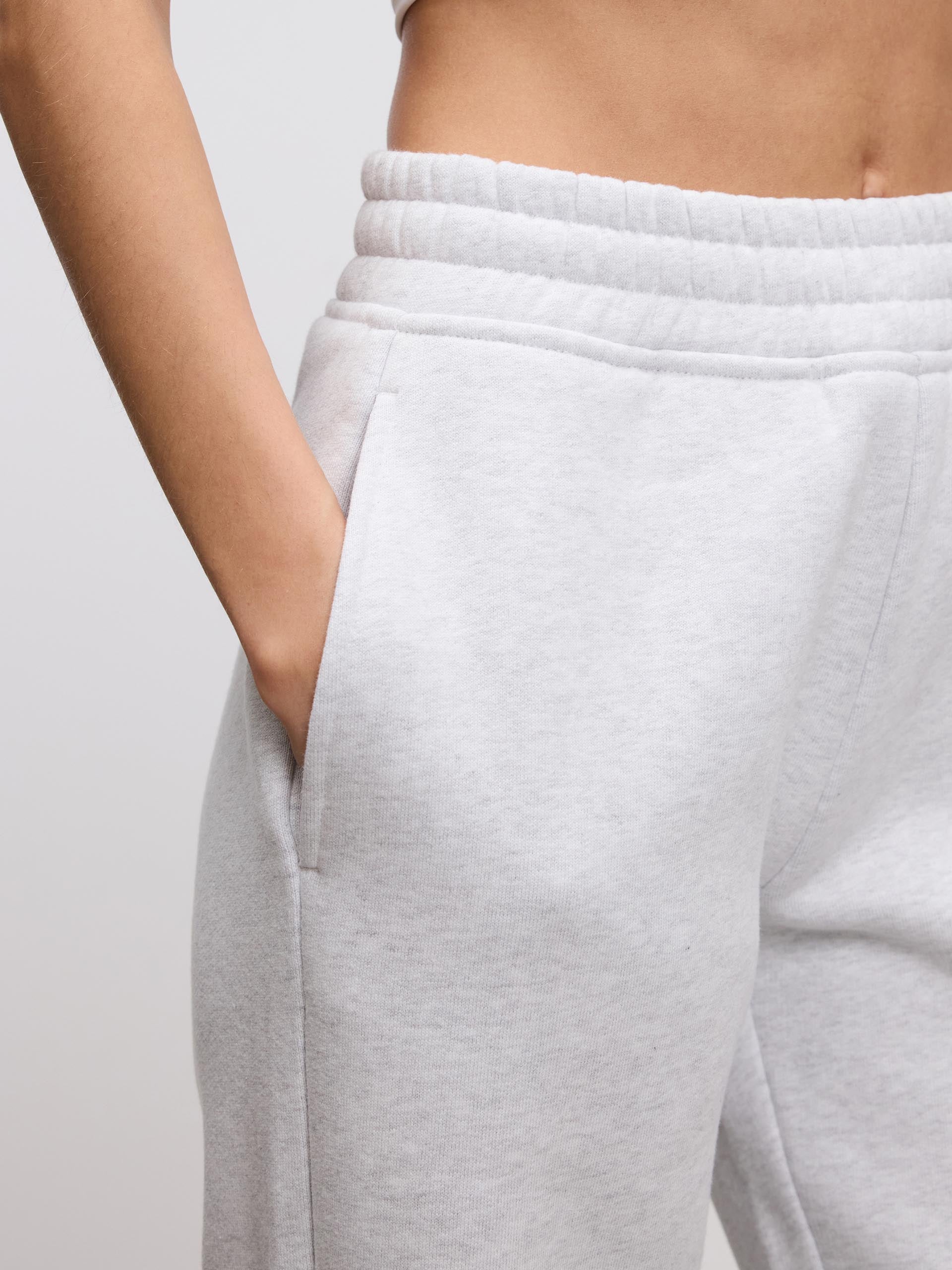 Womens Relaxed Straight Leg Jogger in Marl Grey